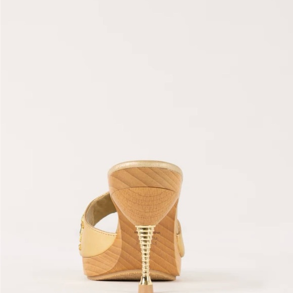 Nina GOLD SLIP ON FLAT-SHOE PLATFORM SANDALS - Picture 3 of 8